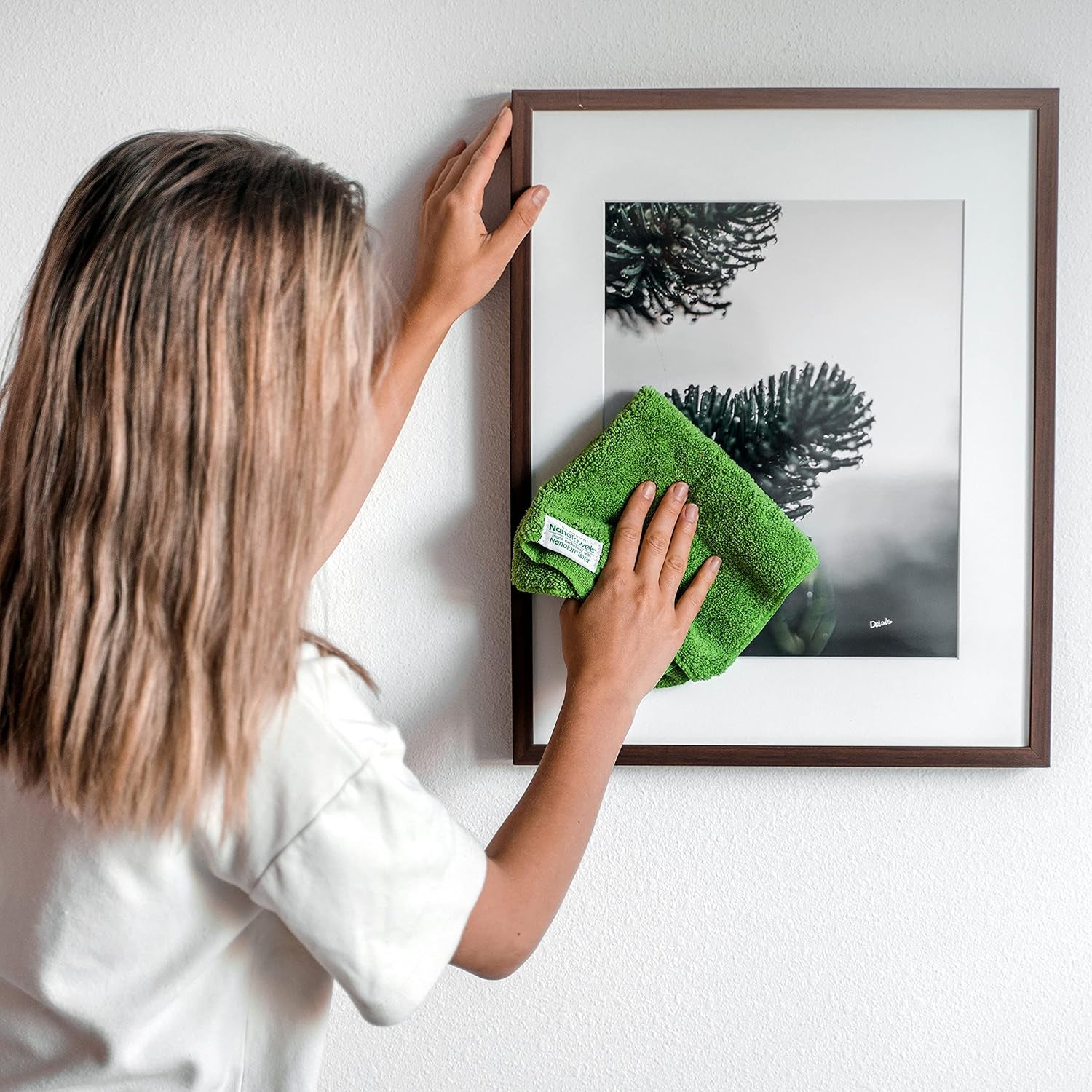 Nano Towels Cleaning Cloths - Cleans with Only Water - Wipes Away Dust, Spills & Grime Instantly without Chemicals Paper or Microfiber Supplies. Kitchen, Bathroom, Glass 14X14” 4-Pack Green